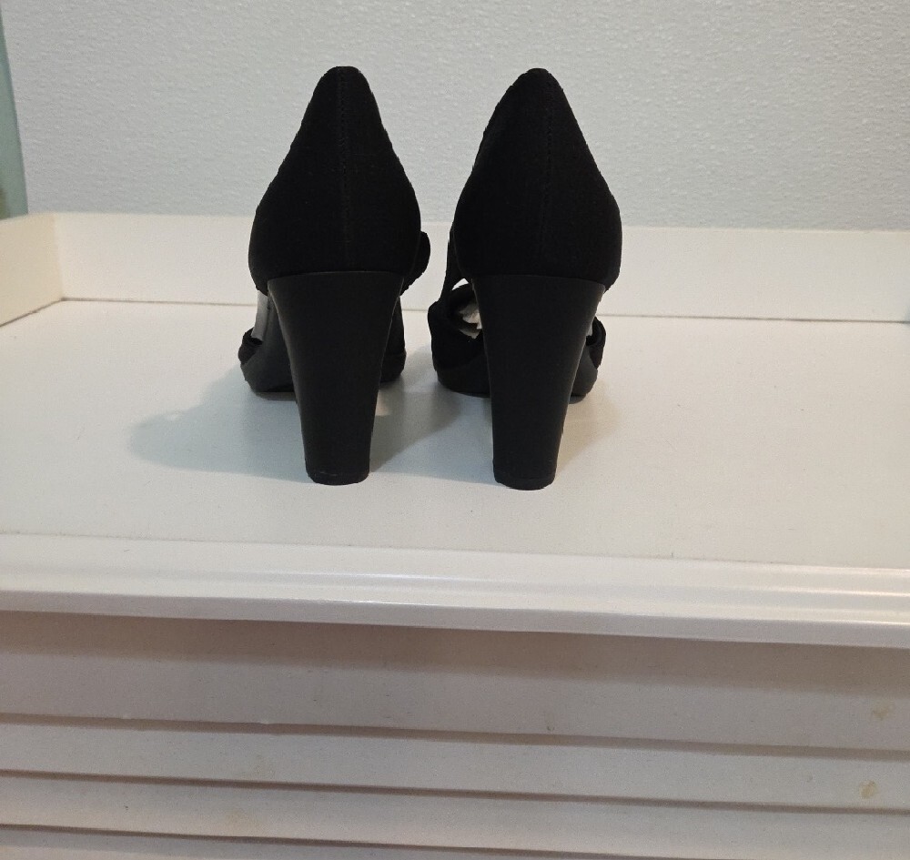 Anne Klein Sporto Black Crisscross Elastic Strap Heels NWT Size 6 - Picture 3 of 5